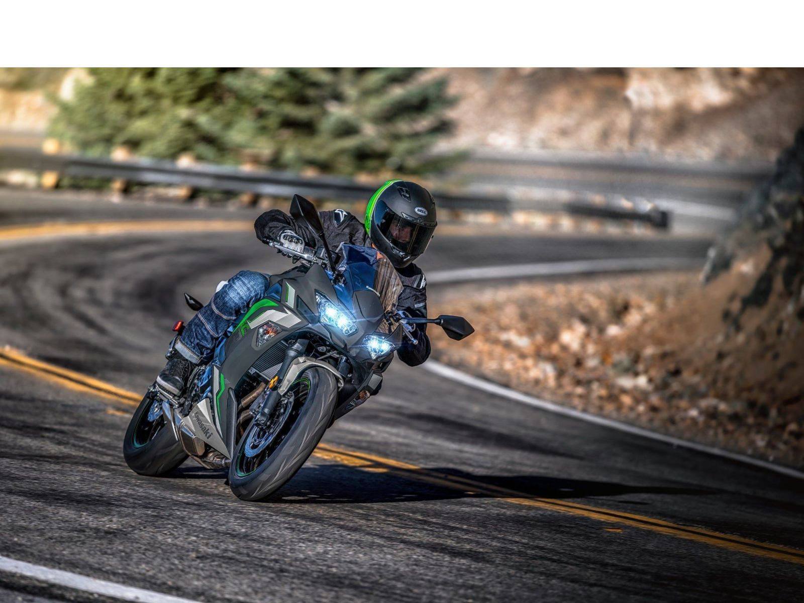 Мотоцикл KAWASAKI NINJA 650 - Pearl Robotic White/Metallic Carbon Gray '2024